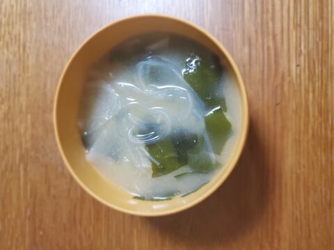 大根とわかめと春雨のお味噌汁